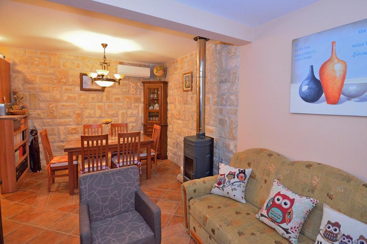 House Tihana Donje Selo na Šolti Exteriér fotografie